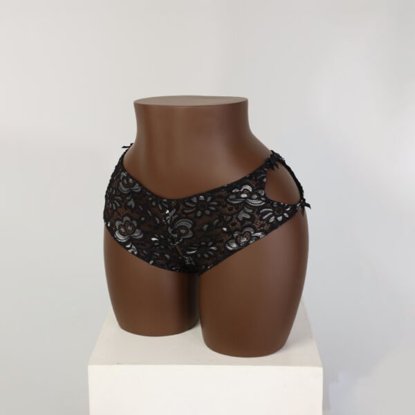 Brazilian Curvy Hip Mannequin